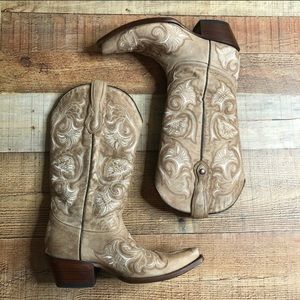 Corral Bone Tan Floral Fancy Stitch Snip Toe Boots